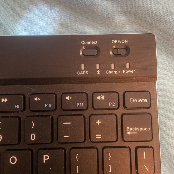 onn Rechargeable Bluetooth Keyboard - Picture 6 of 6